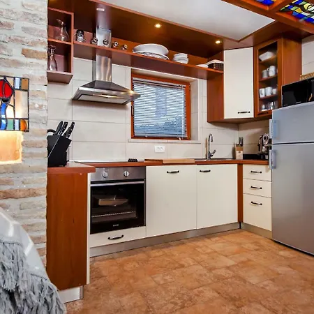 Spacious Holiday Home In Rovinjsko Selo With Swimming Pool Rovinj