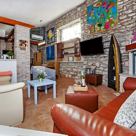 Spacious Holiday Home In Rovinjsko Selo With Swimming Pool * Rovinj